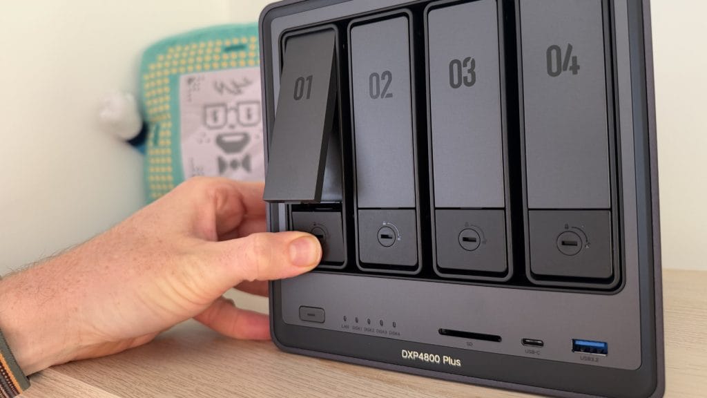 UGREEN DXP4800 Plus 3