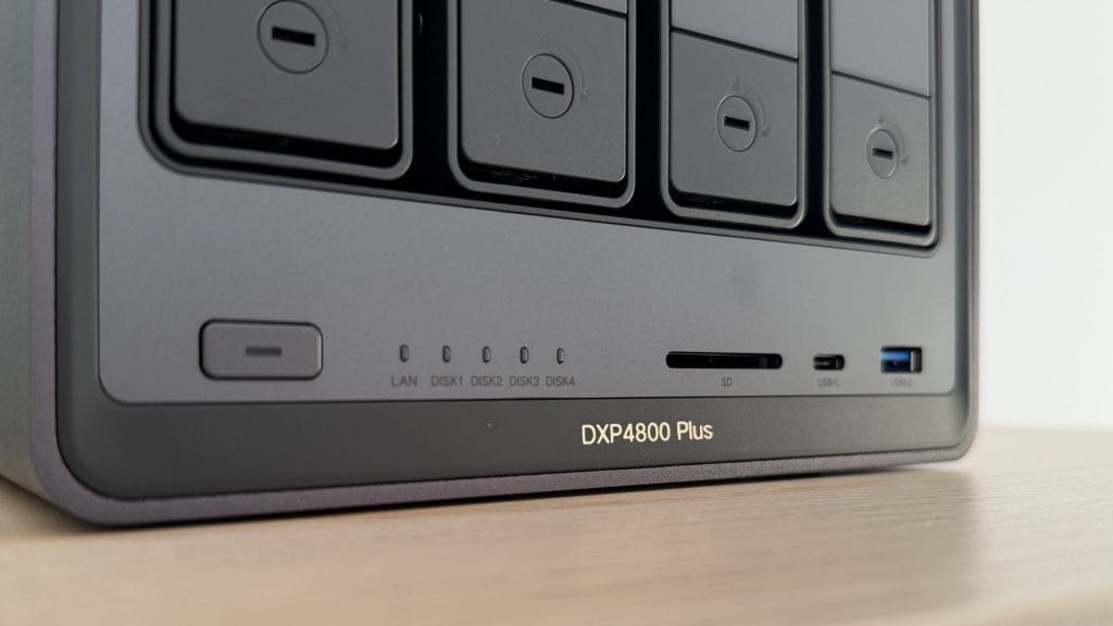 UGREEN DXP4800 Plus 4