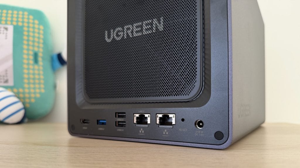 UGREEN DXP4800 Plus 5