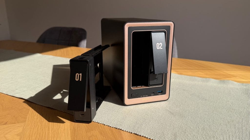 UGREEN NAS GT 4