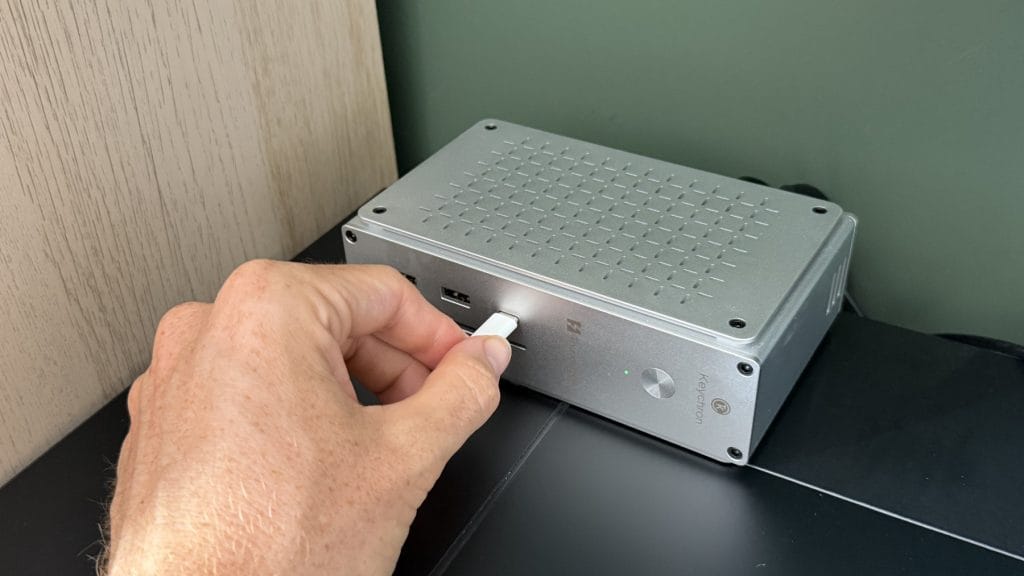 Keychron Thunderbolt 5 2
