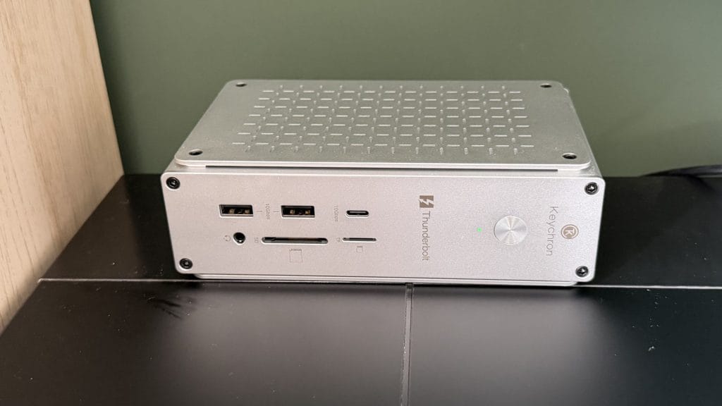 Keychron Thunderbolt 5 4